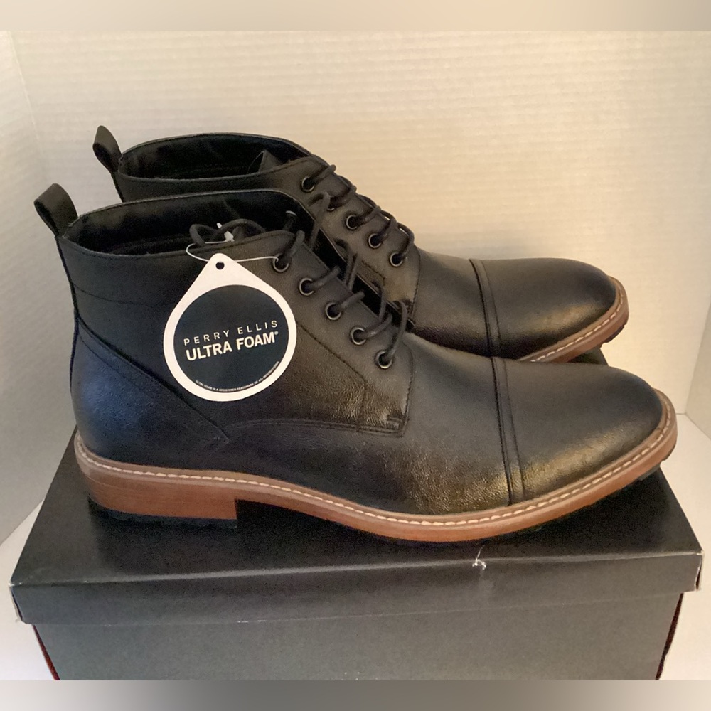 New in box Perry Ellis Black Leather Men's Boots